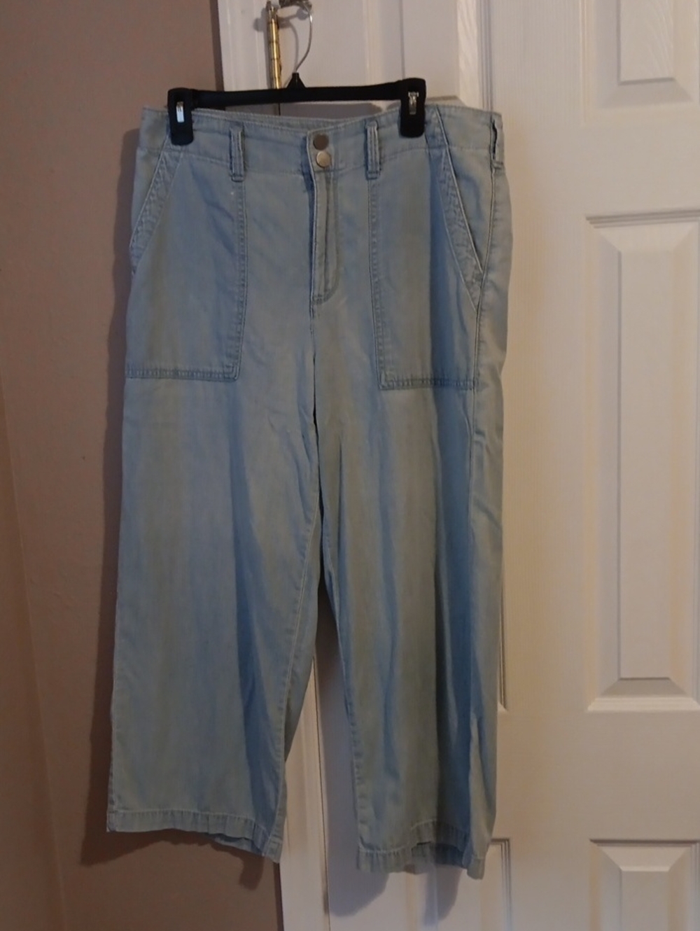 Seven7 Light Wash Cropped Wide Leg Jeans Size 10